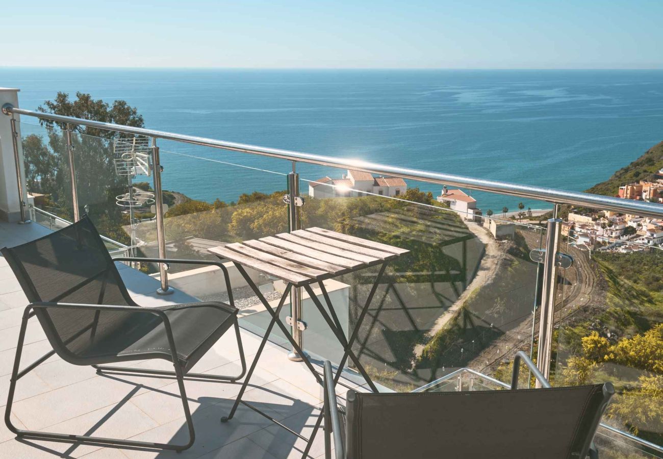 Appartement in Nerja - Penthouse Balcón del Mar D4: 3 Terrassen & Verwarmd Zwembad