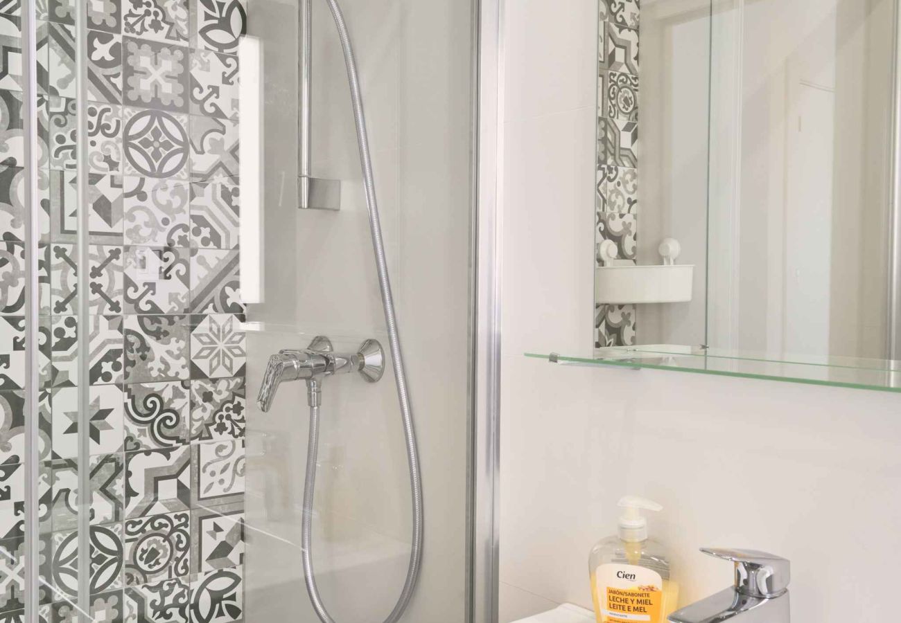 Appartement in Nerja - Penthouse Balcón del Mar D4: 3 Terrassen & Verwarmd Zwembad