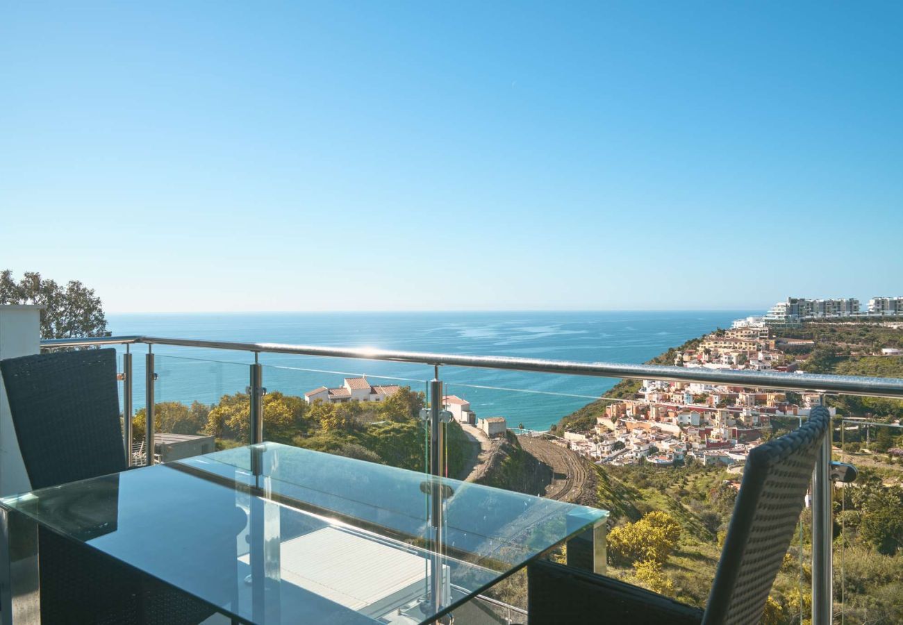 Appartement in Nerja - Penthouse Balcón del Mar D4: 3 Terrassen & Verwarmd Zwembad