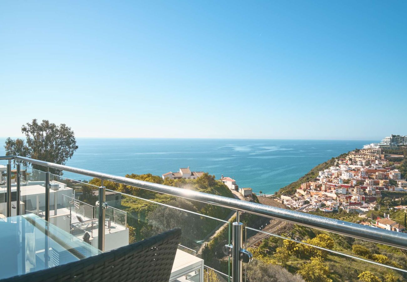 Appartement in Nerja - Penthouse Balcón del Mar D4: 3 Terrassen & Verwarmd Zwembad
