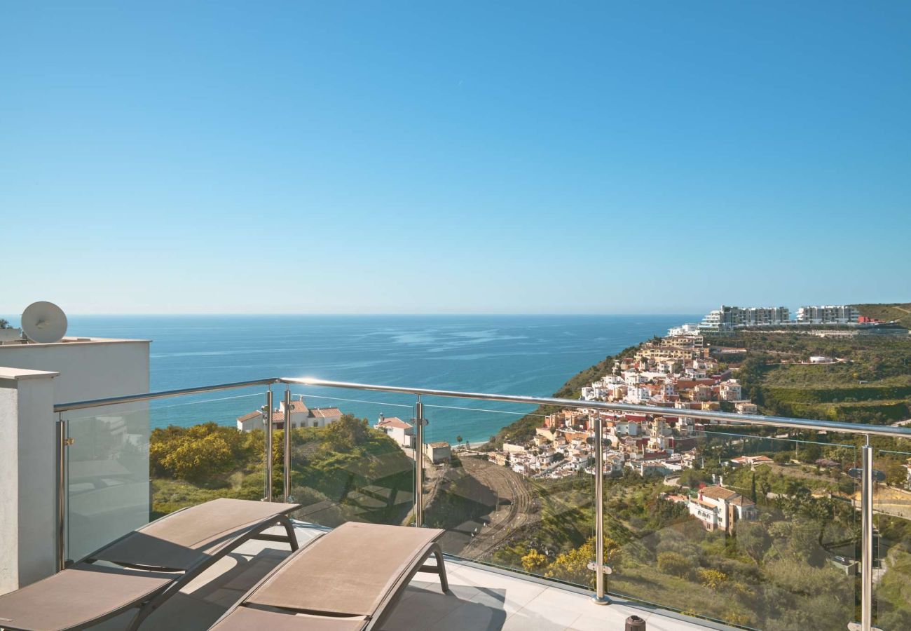 Appartement in Nerja - Penthouse Balcón del Mar D4: 3 Terrassen & Verwarmd Zwembad