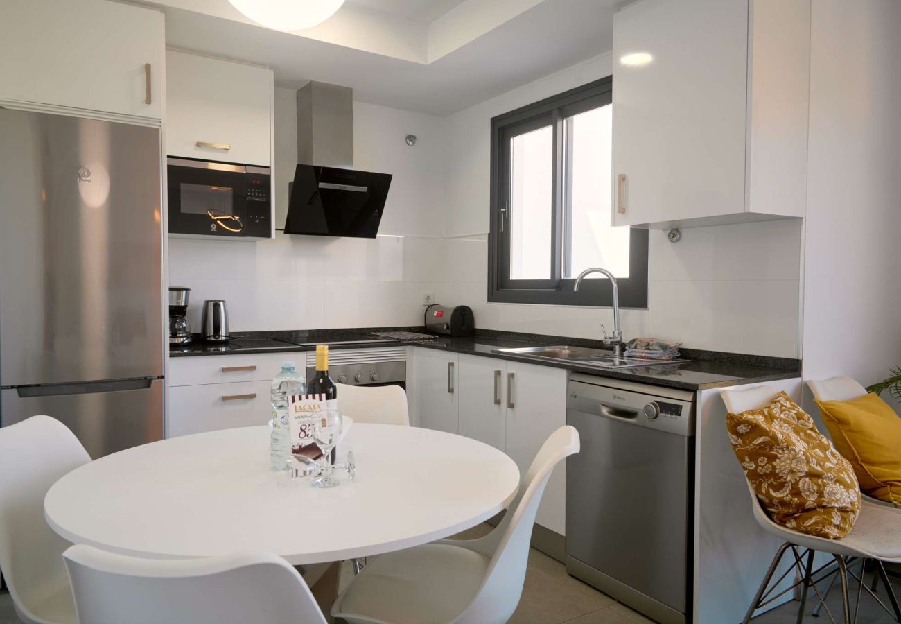 Appartement in Nerja - Penthouse Balcón del Mar D4: 3 Terrassen & Verwarmd Zwembad