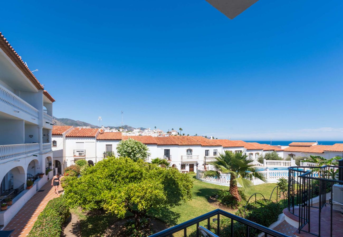 Panoramisch uitzicht vanaf het balkon van het appartement in de urbanisatie La Hacienda, Nerja.