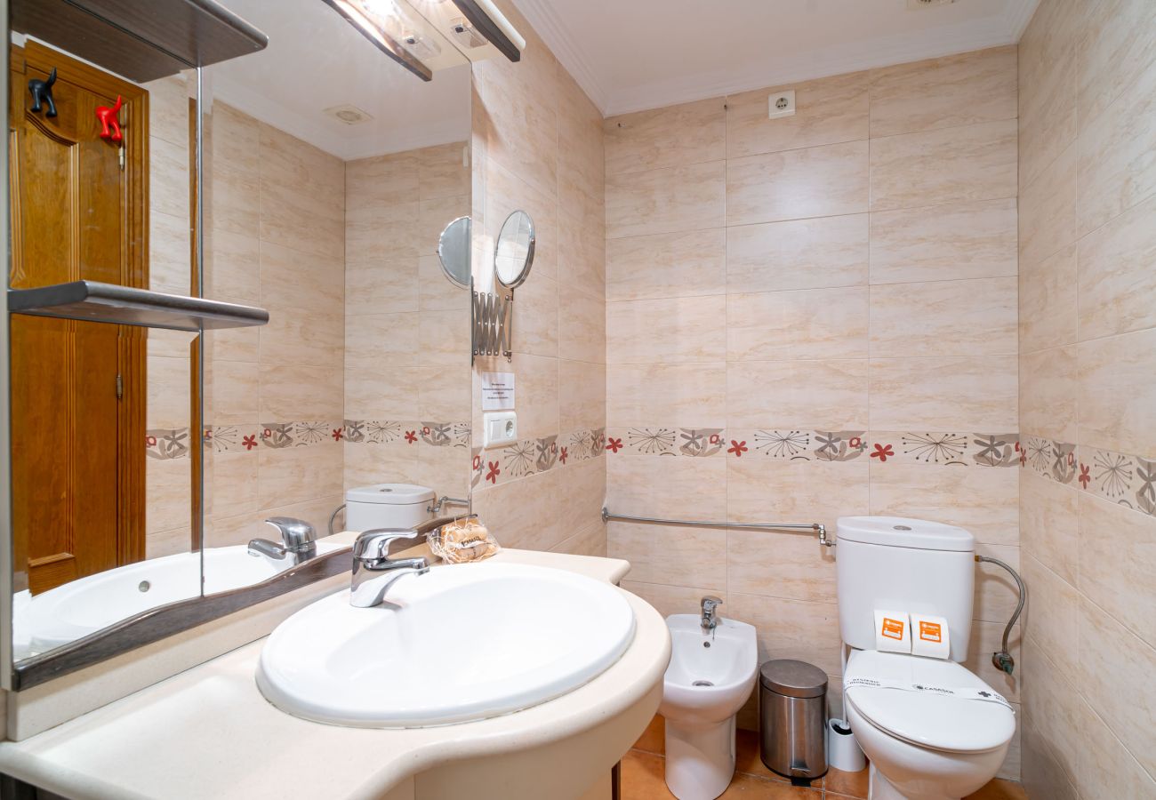 Appartement in Nerja - Tahiti 2 7: Familieappartement voor 4 personen aan het strand van Burriana in Nerja