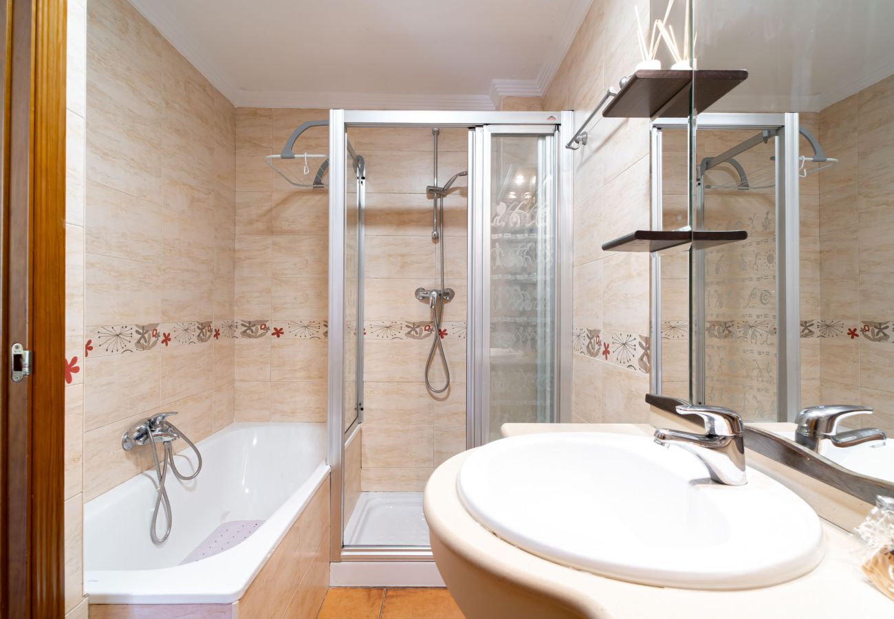 Appartement in Nerja - Tahiti 2 7: Familieappartement voor 4 personen aan het strand van Burriana in Nerja