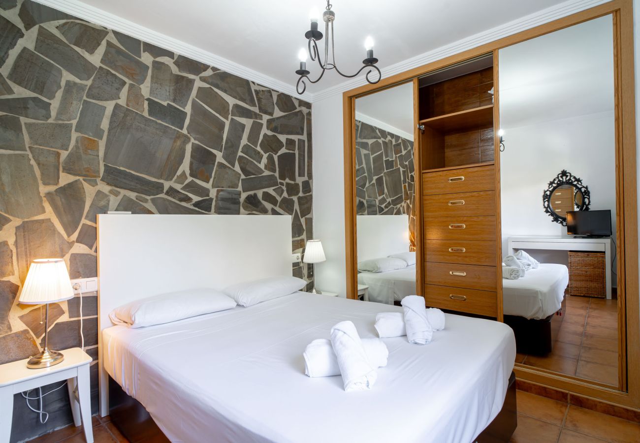 Appartement in Nerja - Tahiti 2 7: Familieappartement voor 4 personen aan het strand van Burriana in Nerja