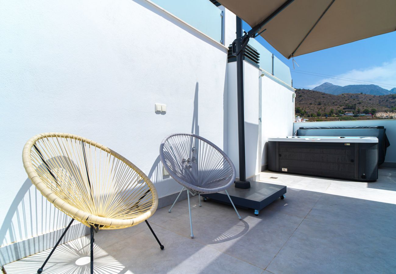 Villa in Nerja - Casa Mezcal - Villa voor 4 personen met privézwembad en jacuzzi in Nerja