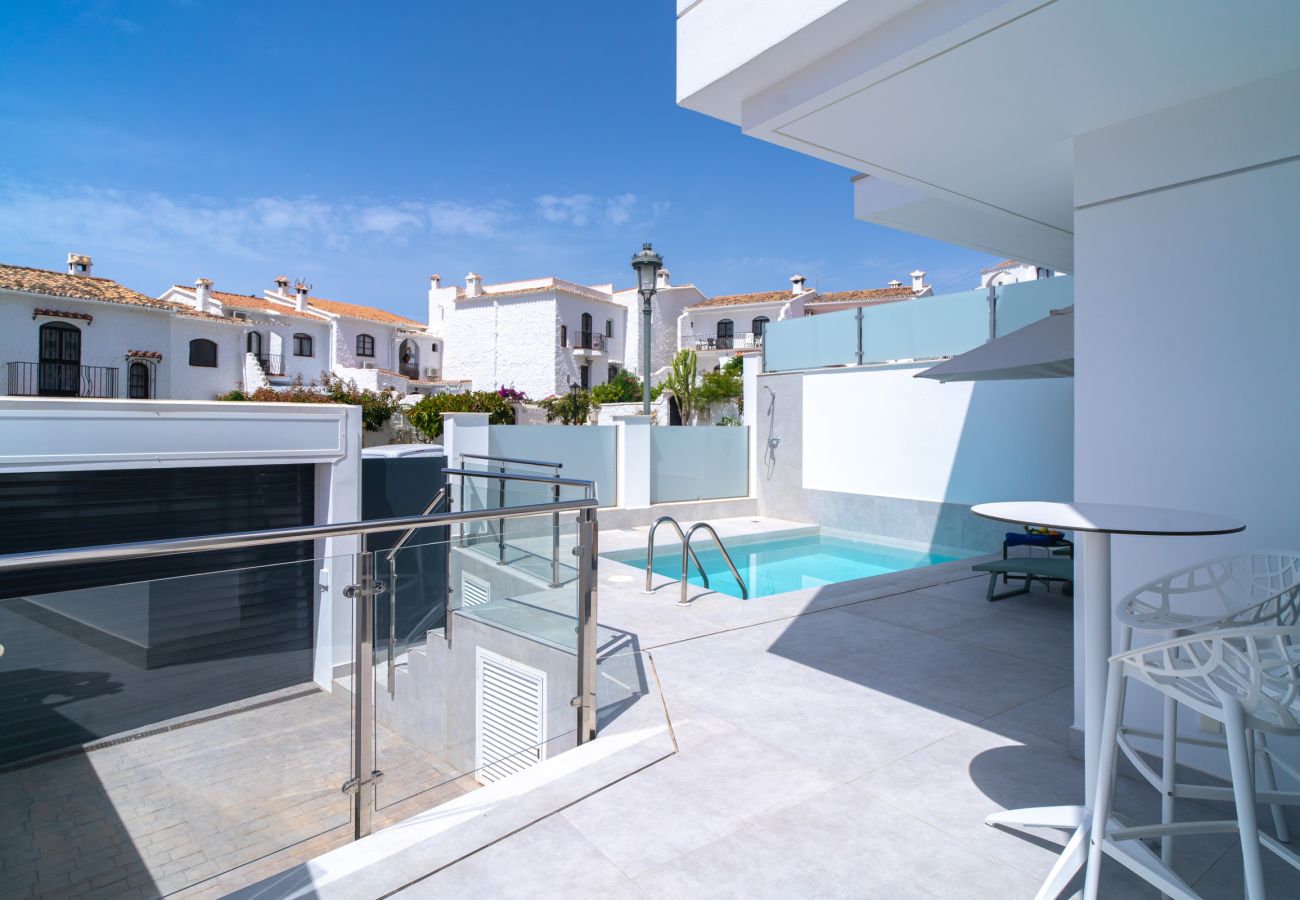 Villa in Nerja - Casa Mezcal - Villa voor 4 personen met privézwembad en jacuzzi in Nerja