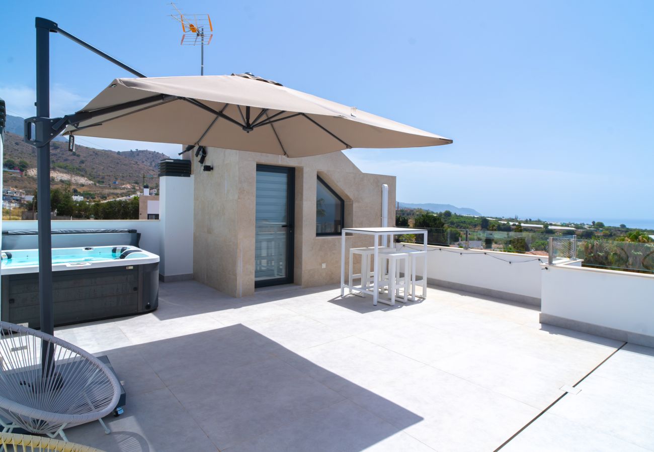 Villa in Nerja - Casa Mezcal - Villa voor 4 personen met privézwembad en jacuzzi in Nerja