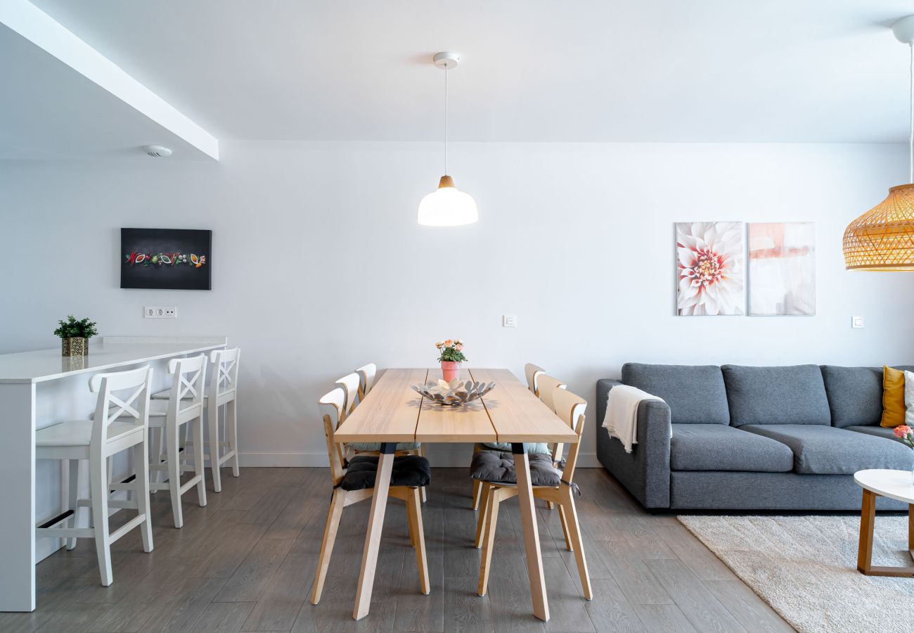 Eethoek in de woonkamer van het appartement Duna Beach.
