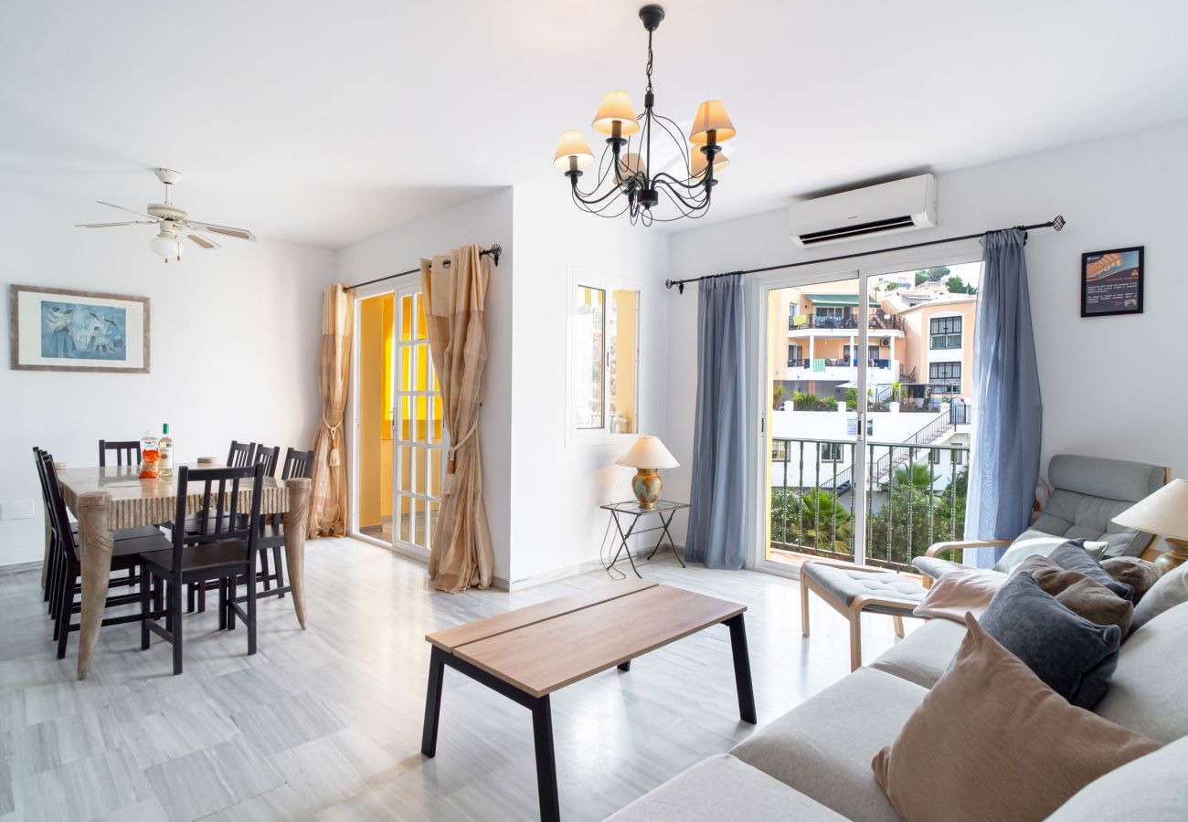 Eetkamer voor 6 personen in Flores de Burriana 5, Nerja